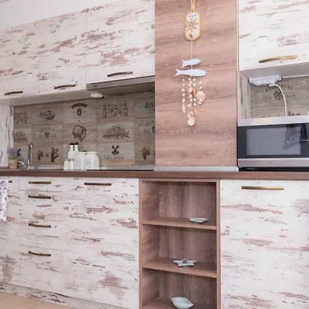 Lora Boutique Апартаменты *