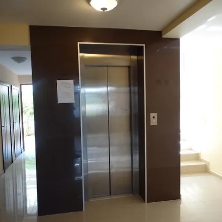 Lora Boutique Apartament